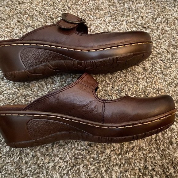 "Bare Traps" Brown Leather Slip on Clog size 6.5 NEW - Picture 3 of 9